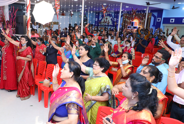 Grace Ministry Celebrates Christmas 2021 with Pomp and Grandeur on 17th Friday, December at its Prayer centre in Valachil, Mangalore. Hundreds gathered at the program and celebrated Xmas with Bro Andrew Richard and family.  